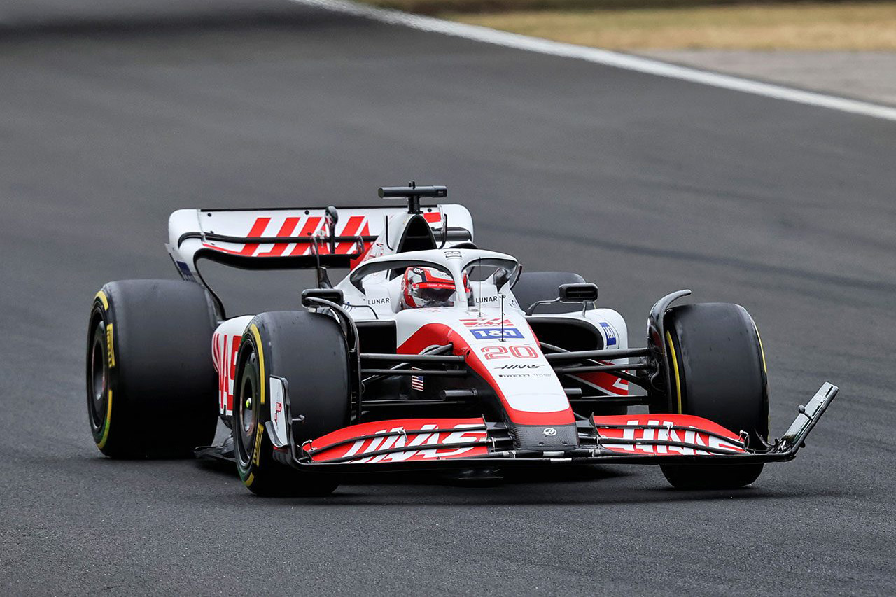 FIA、ハースF1チームの抗議を受けてブラック＆オレンジ旗の使用を見直し