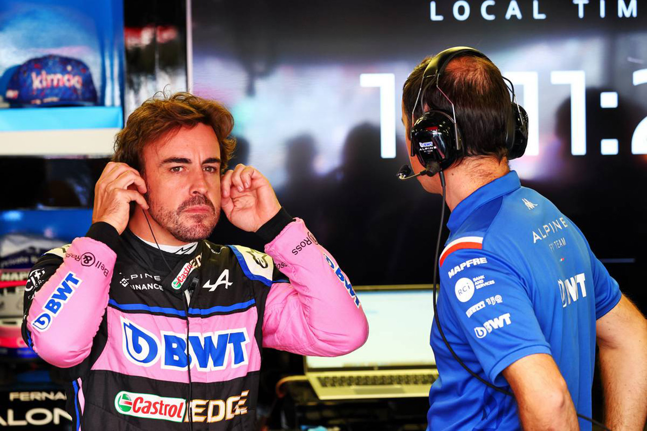 フェルナンド・アロンソ、アブダビテストでアストンマーティンF1に合流