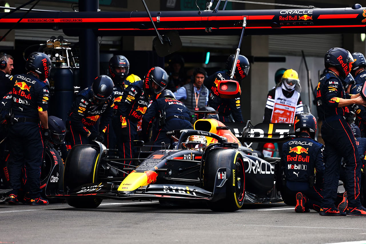 レッドブルF1首脳 「メルセデスの無線は聞いていて面白かった」