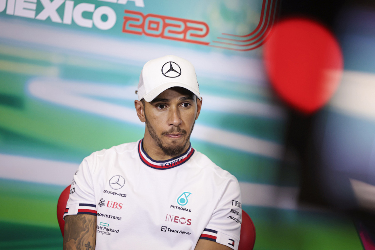 ルイス・ハミルトン、アロンソの“F1王座の価値”論に「笑ってしまう」