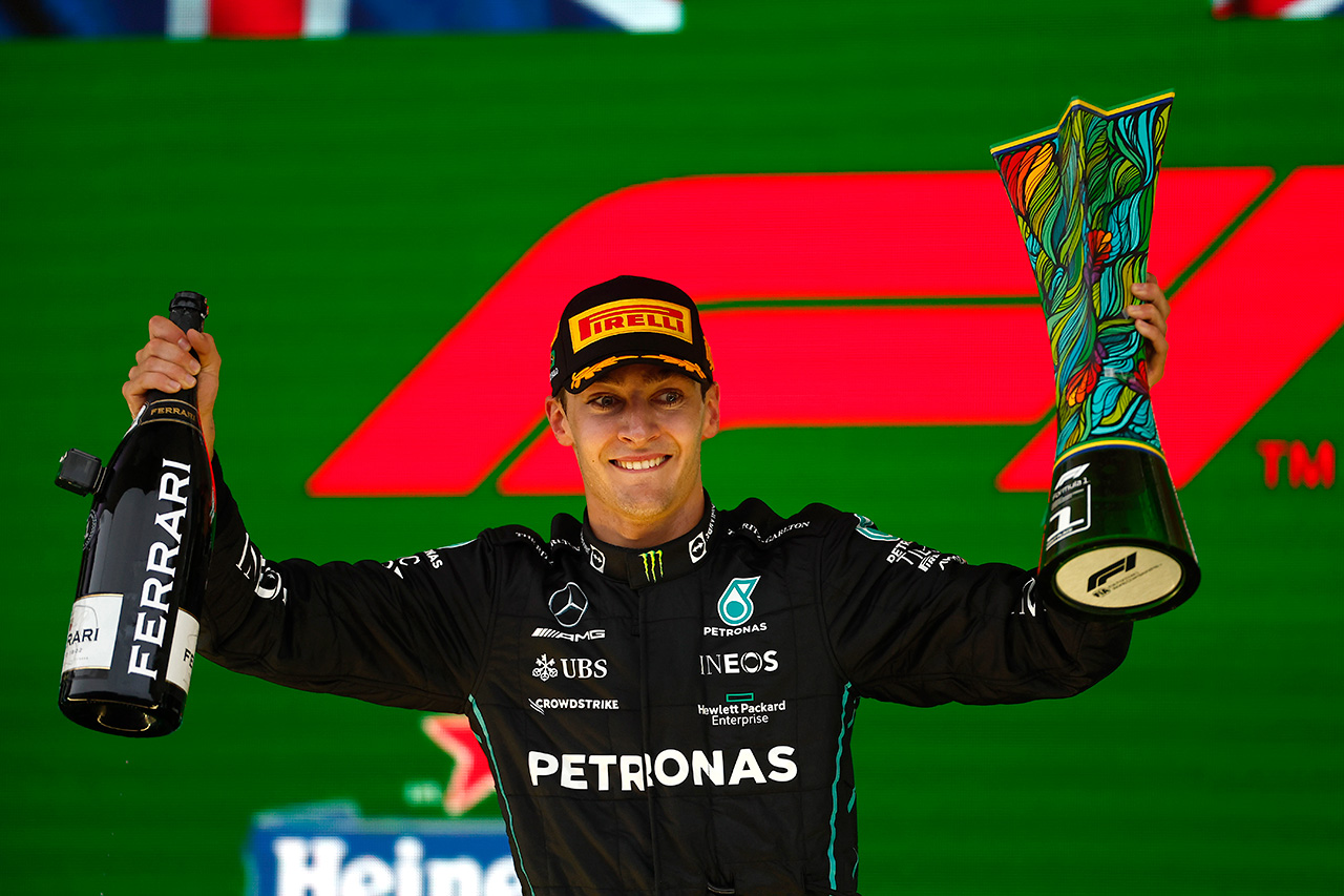メルセデスF1代表 「ラッセルはウィリアムズで1年長すぎたかもしれない」