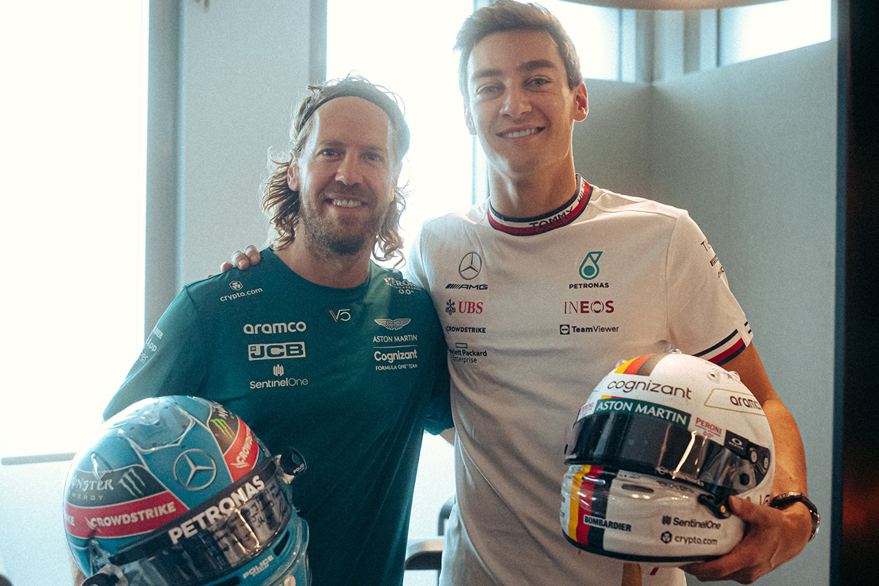 セバスチャン・ベッテルとジョージ・ラッセルがヘルメット交換
