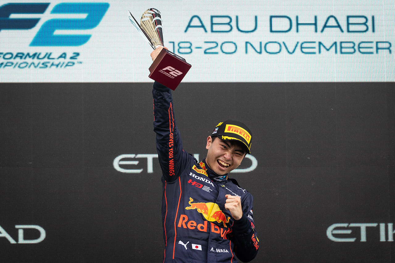 レッドブルF1育成の岩佐歩夢、最終戦でポール・トゥ・ウイン / FIA-F2