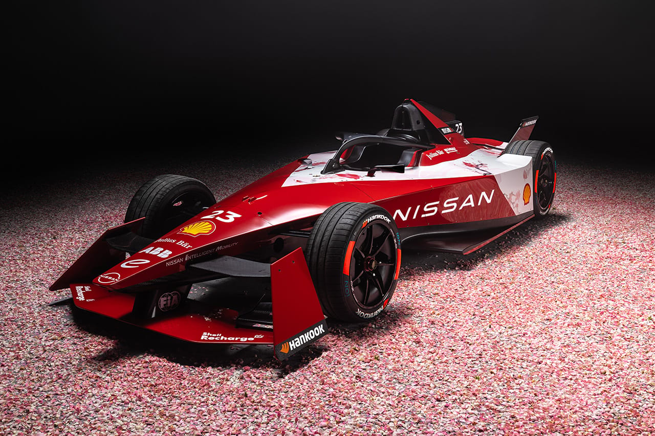 日産フォーミュラE、桜のデザインを取り入れた新しいカラーリングを公開