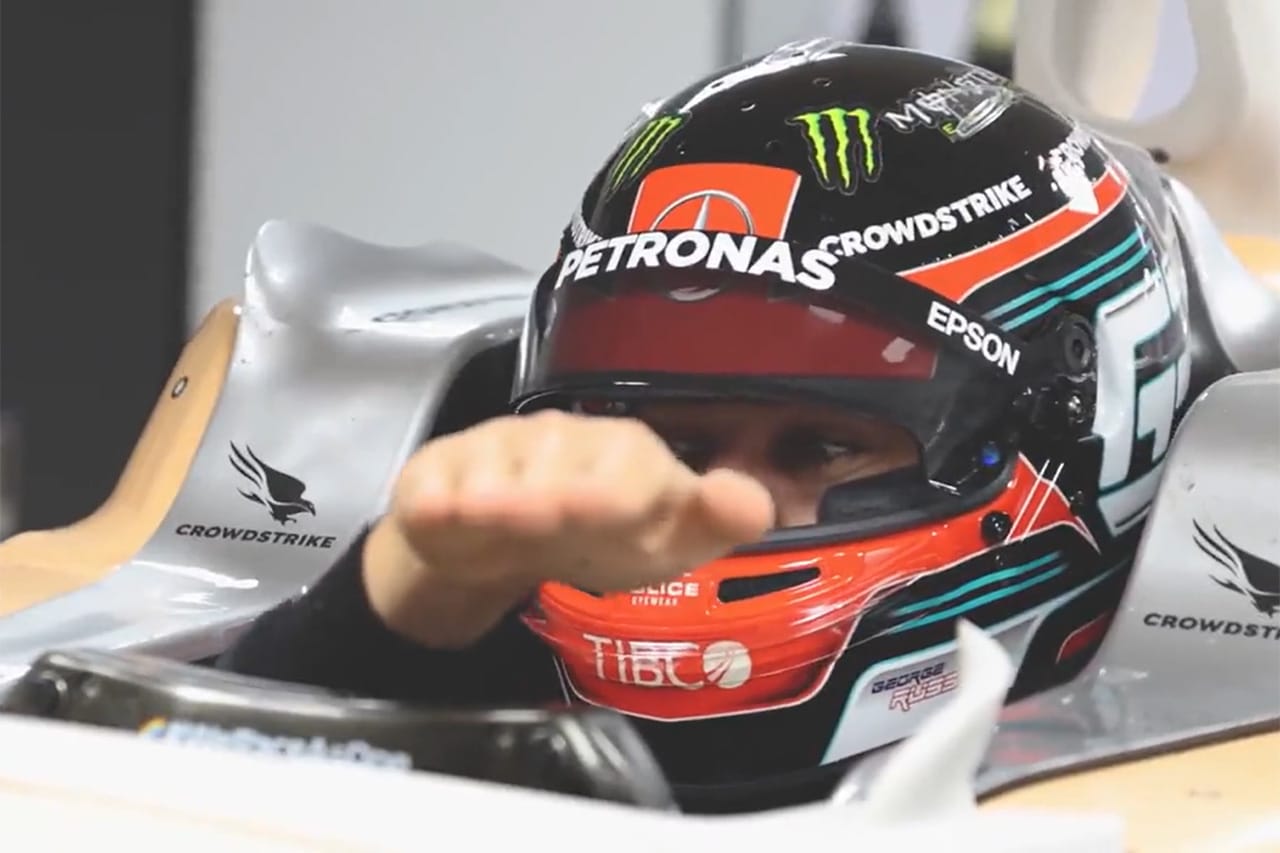 ジョージ・ラッセル、メルセデスF1の2023年マシン『W14』用にシート合わせ