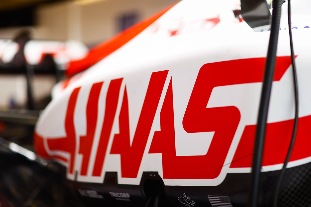 ハースF1チーム、2023年F1マシン『VF-23』がクラッシュテストに合格