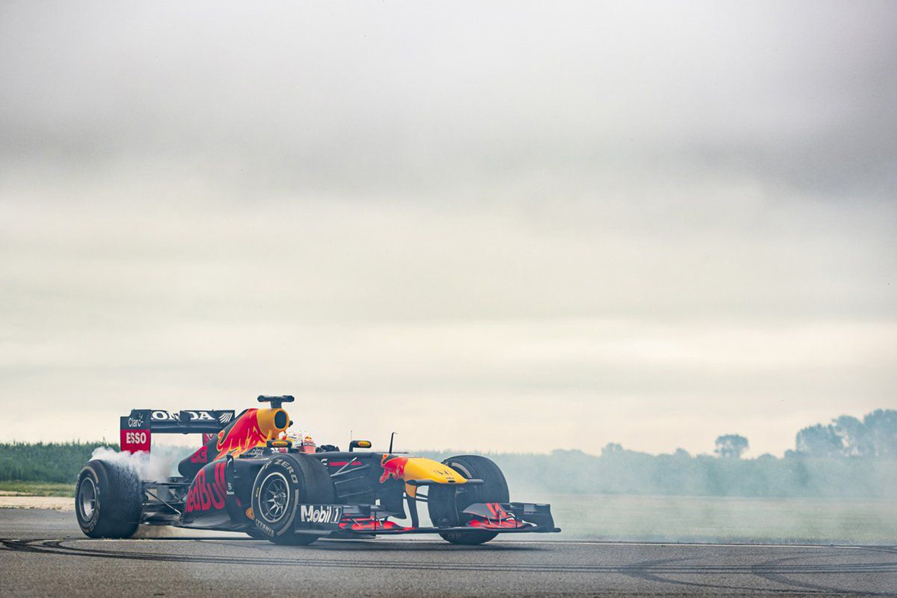 レッドブルF1、マウント・パノラマでF1デモ走行 リカルドが担当?