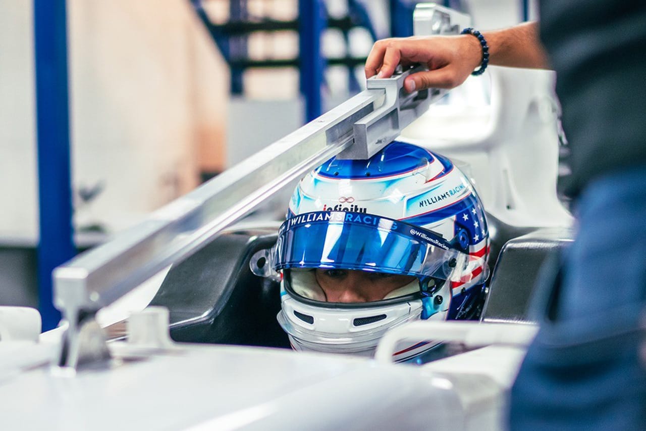 ローガン・サージェント、ウィリアムズF1の2023年型『FW45』でシート合わせ