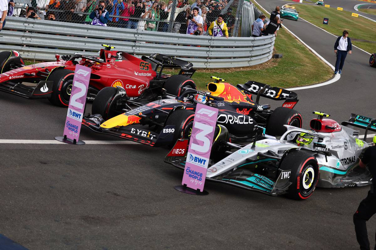 ニューウェイ 「2023年はフェラーリとメルセデスとの厳しい戦いになる」