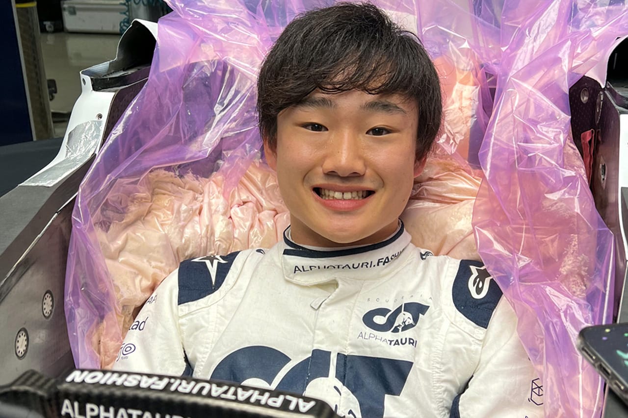 角田裕毅、アルファタウリF1の2023年F1マシン『AT04』でシート合わせ