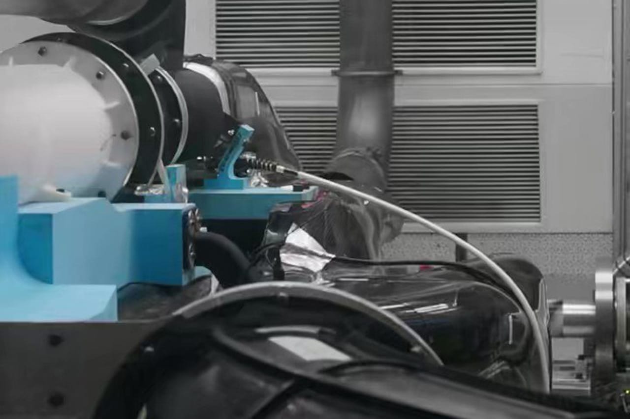 アルピーヌF1チーム、2023年F1マシン『A523』のエンジンを初始動