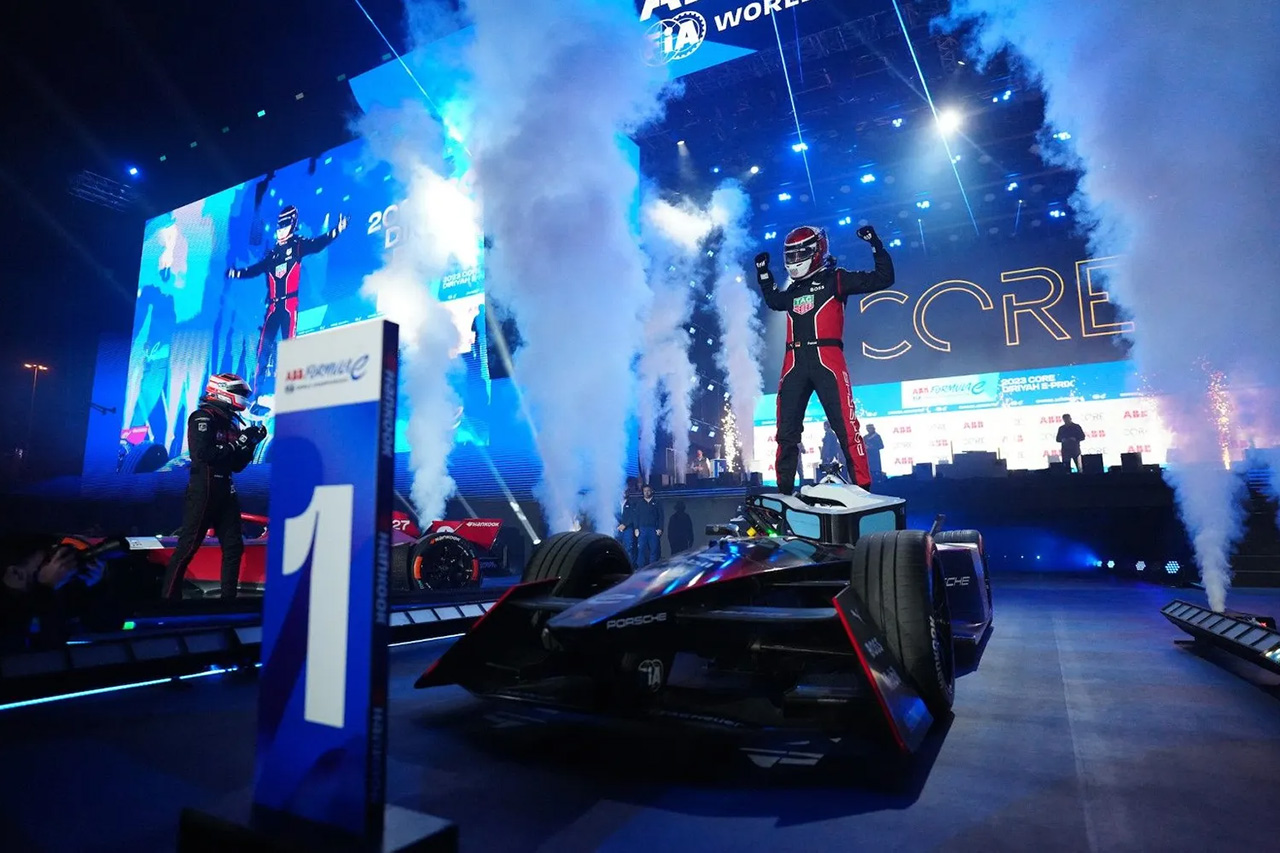 フォーミュラE:ポルシェのパスカル・ウェーレインが優勝