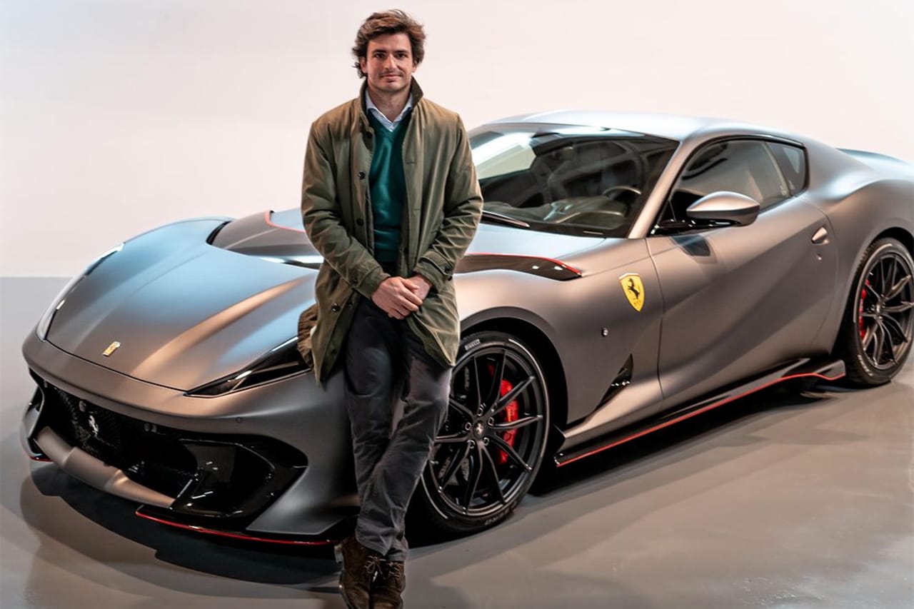 フェラーリF1のカルロス・サインツに「812コンペティツィオーネ」が納車