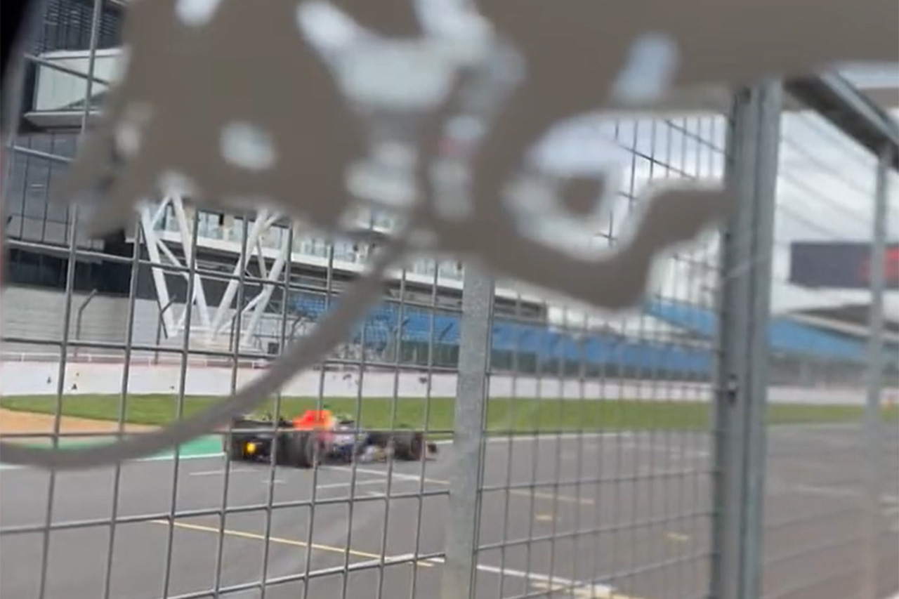 【動画】 レッドブルF1、2023年F1マシン『RB19』を極秘シェイクダウン