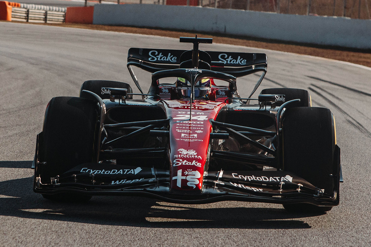 F1マシン解説:アルファロメオ C43 「レッドブルとフェラーリのハイブリッド」