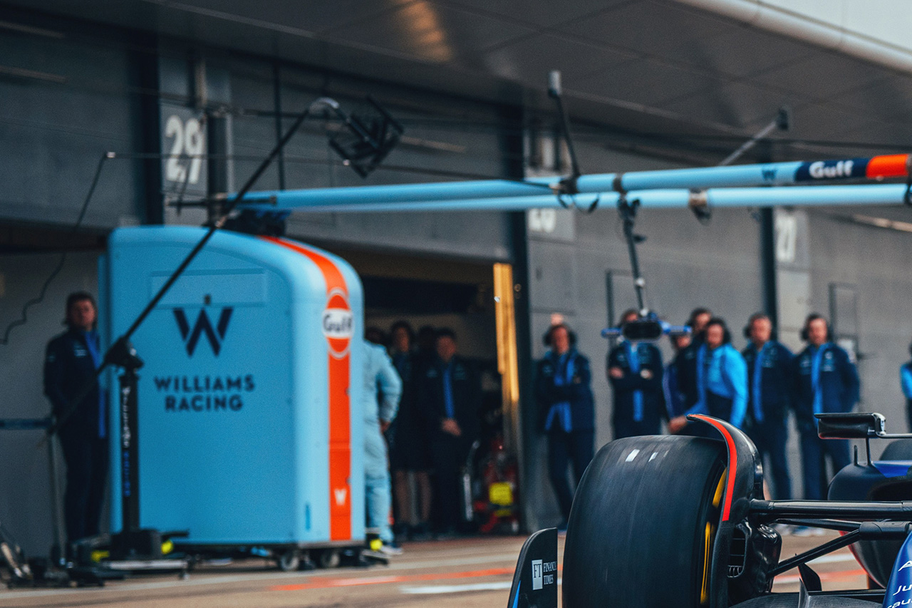 ウィリアムズF1、ピット装置に“ガルフカラー”