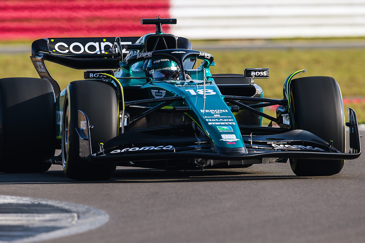 アストンマーティンF1、2023年F1マシン『AMR23』をシェイクダウン
