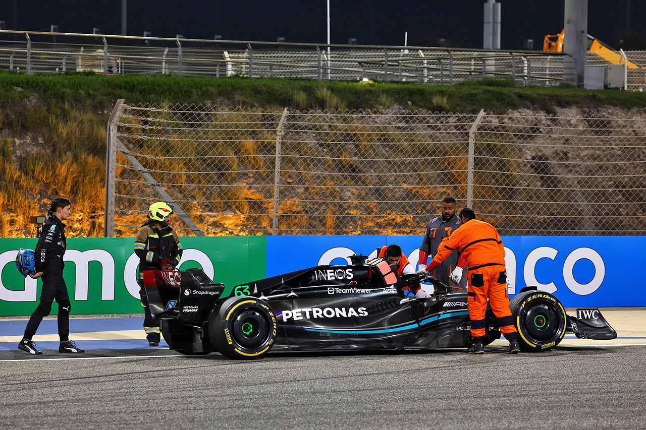 【動画】 メルセデスF1、油圧系のトラブルに見舞われて走行終了