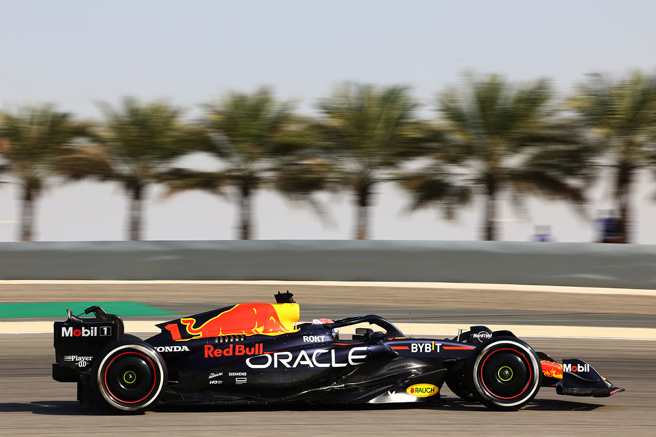 レッドブルF1代表 「両方のドライバーがテストとは異なる感触を報告」