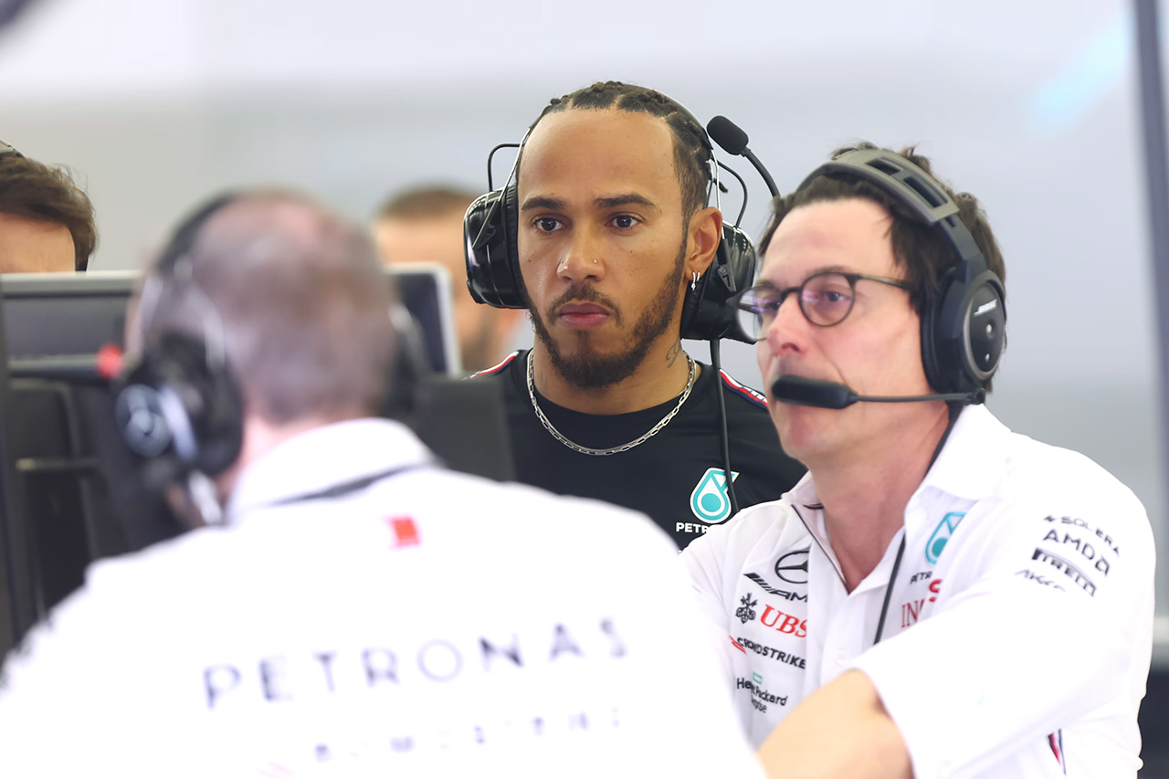 メルセデスF1代表、ゼロサイドポッドは「行き止まりの道だった」
