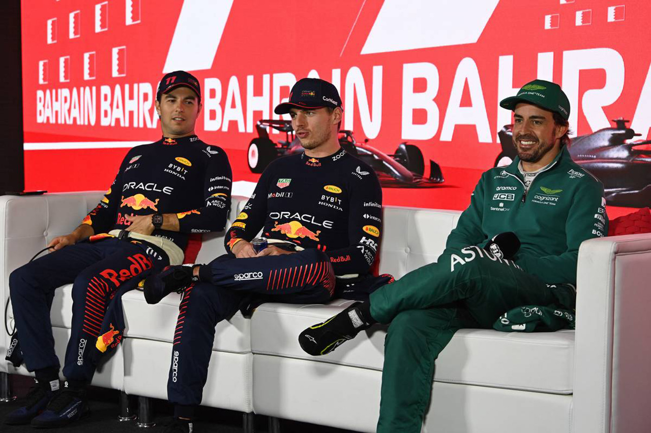 フェルナンド・アロンソ、レッドブルF1同士の潰し合いに33勝目の希望
