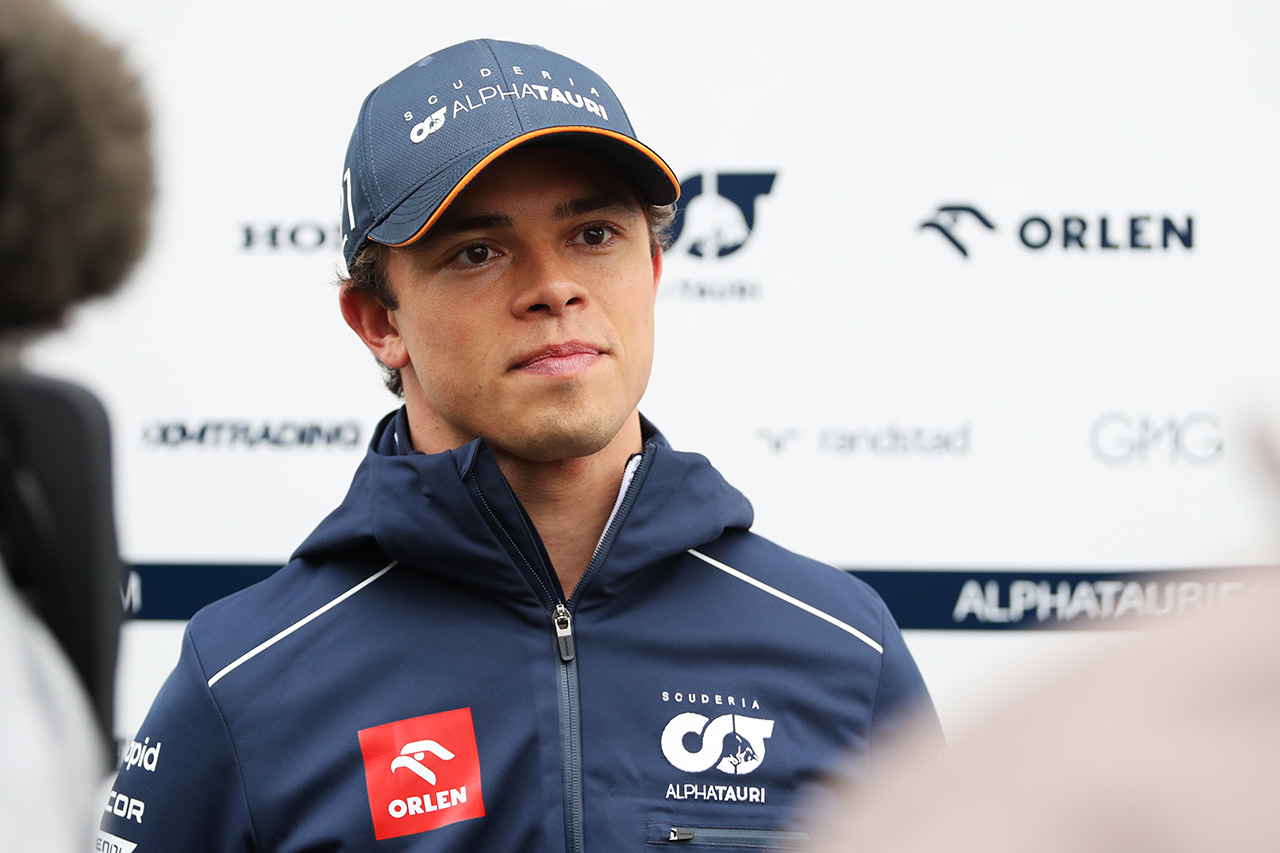 アルファタウリF1のニック・デ・フリース 「F1で生き残るために戦っている」