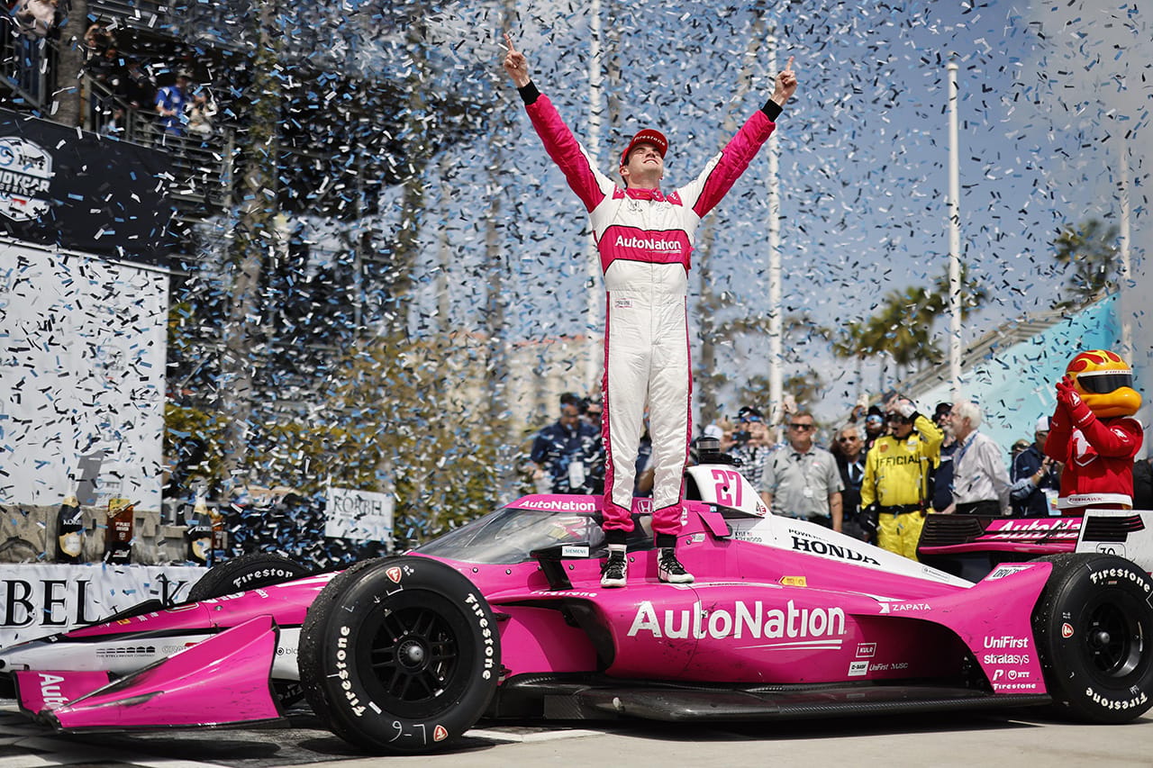 インディカー:カイル・カークウッドがポールポジションから初優勝