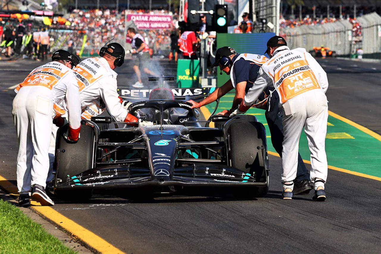 メルセデスF1、ジョージ・ラッセルのエンジン故障の原因を特定…1基を失う
