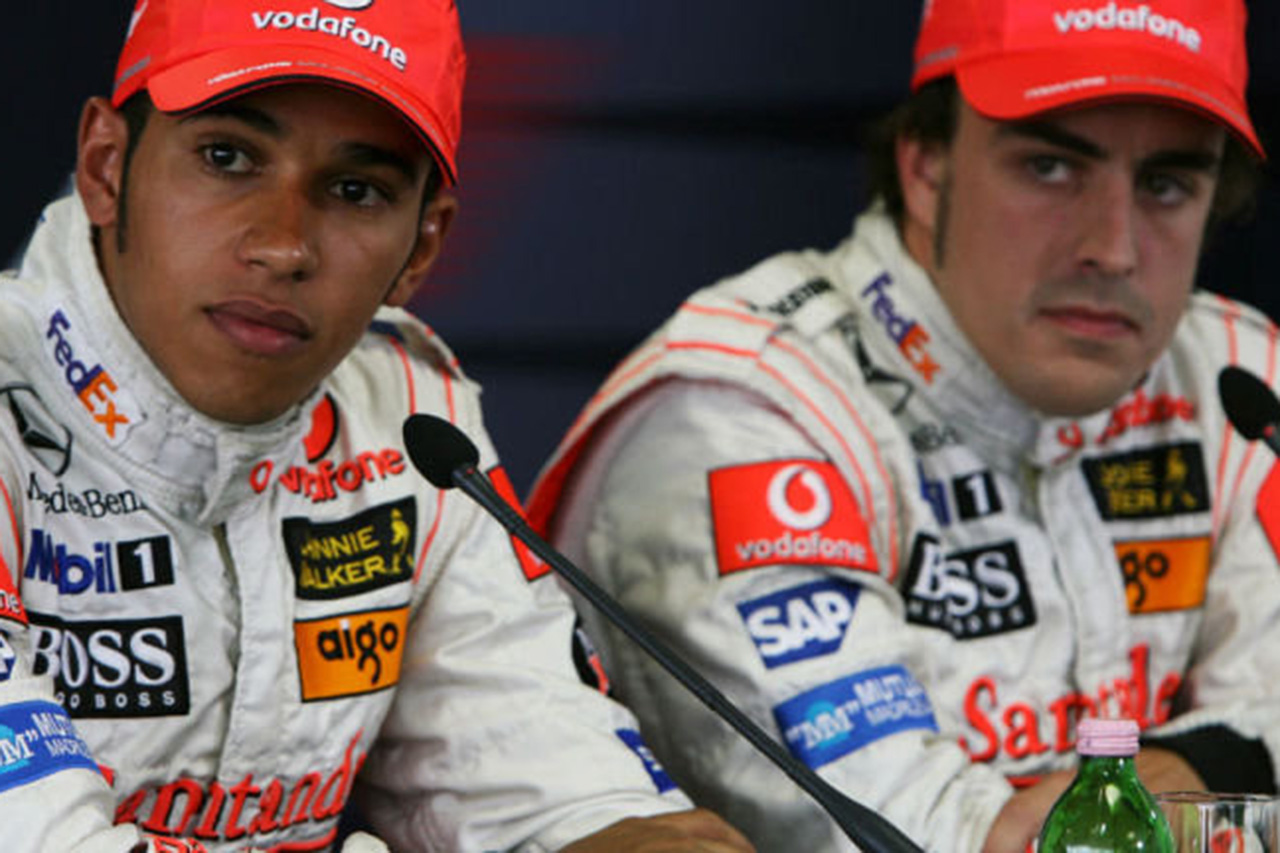 フェルナンド・アロンソ、F1でハミルトンと再タッグの可能性を除外せず
