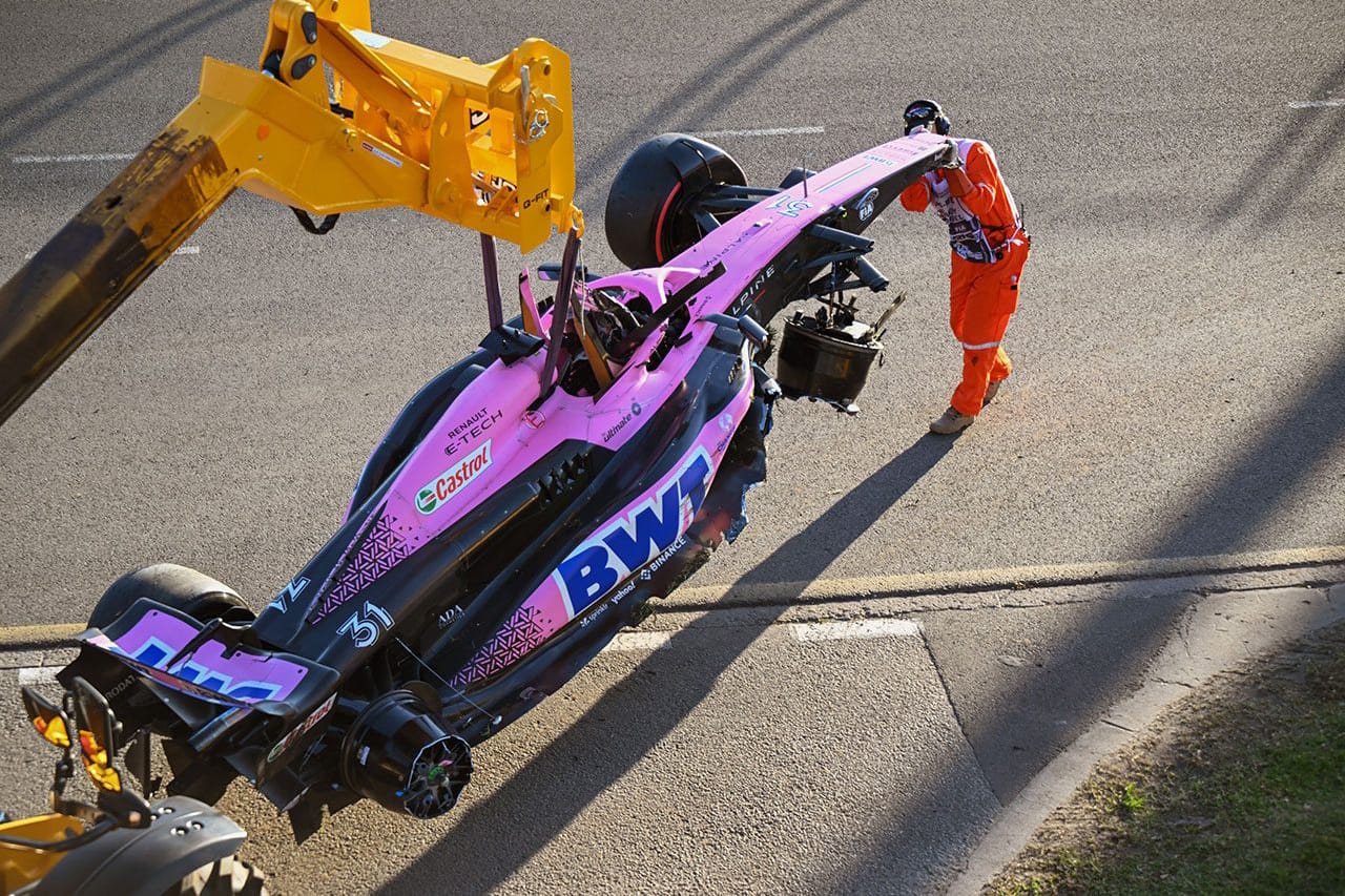 アルピーヌF1代表 「ダブルクラッシュはアップグレード計画に影響せず」