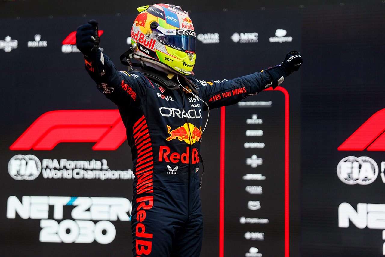 決勝:セルジオ・ペレスが優勝でレッドブルF1が大差で1-2フィニッシュ