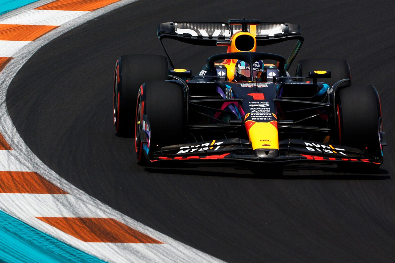FP2：レッドブルF1のフェルスタッペンがフェラーリに約0.4秒差で最速