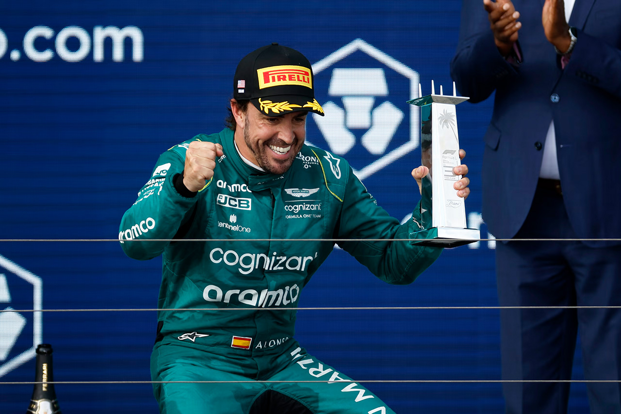 アロンソ、F1マイアミGPで今季4回目の3位表彰台 「2位を獲得したい」