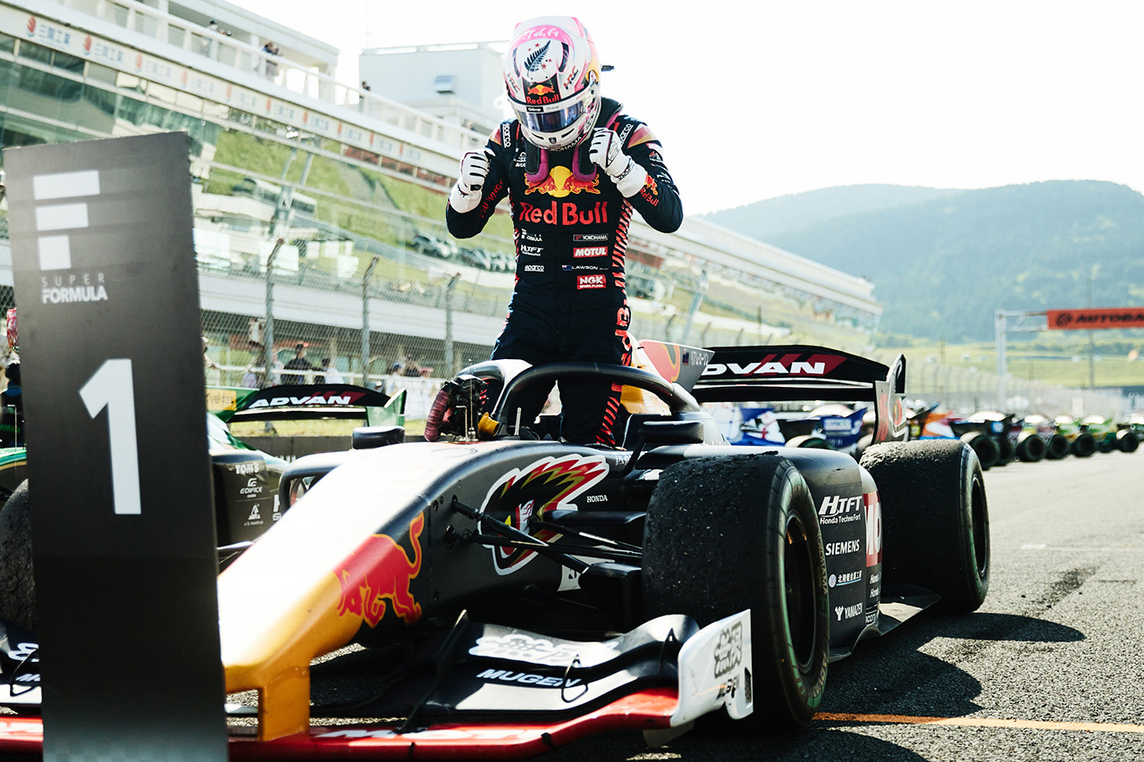 レッドブルF1育成のリアム・ローソンがスーパーフォーミュラで2勝目！