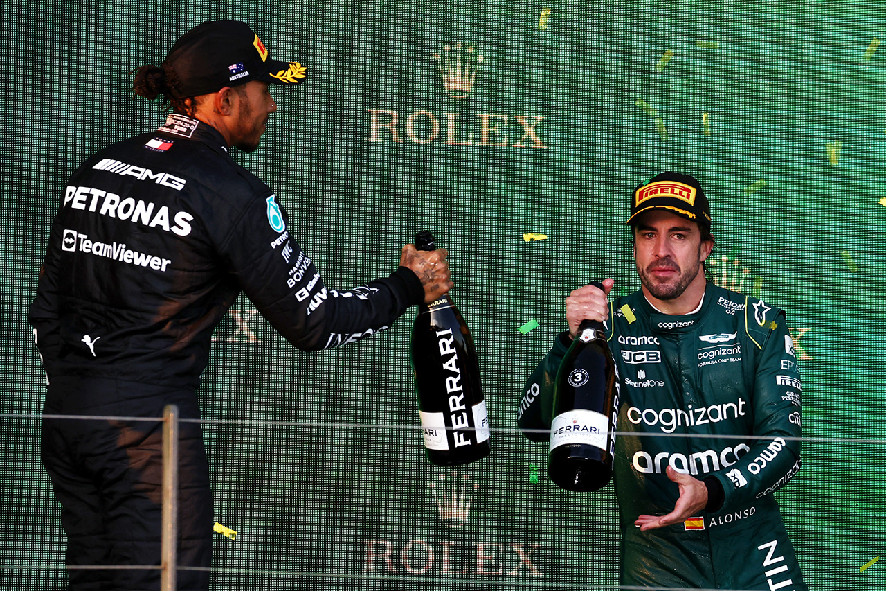 フェルナンド・アロンソ、フェラーリF1移籍が噂されるハミルトンを揶揄