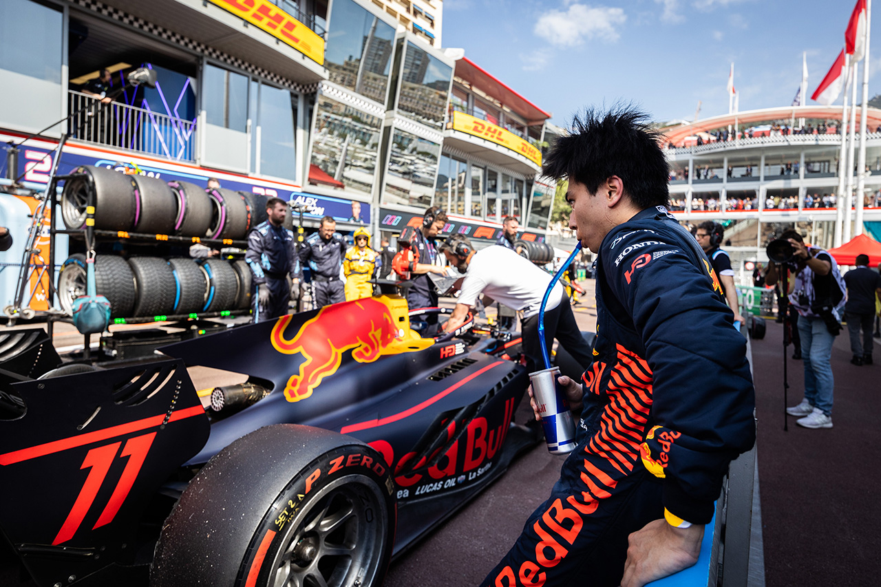 レッドブルF1育成の岩佐歩夢、タイヤ戦略がうまくいかず10位フィニッシュ