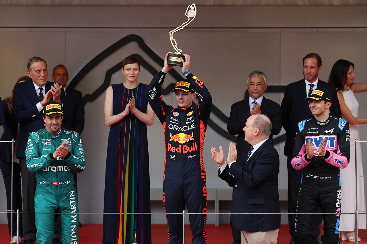 決勝：フェルスタッペンが独走で2度目のF1モナコGP制覇 アロンソが2位