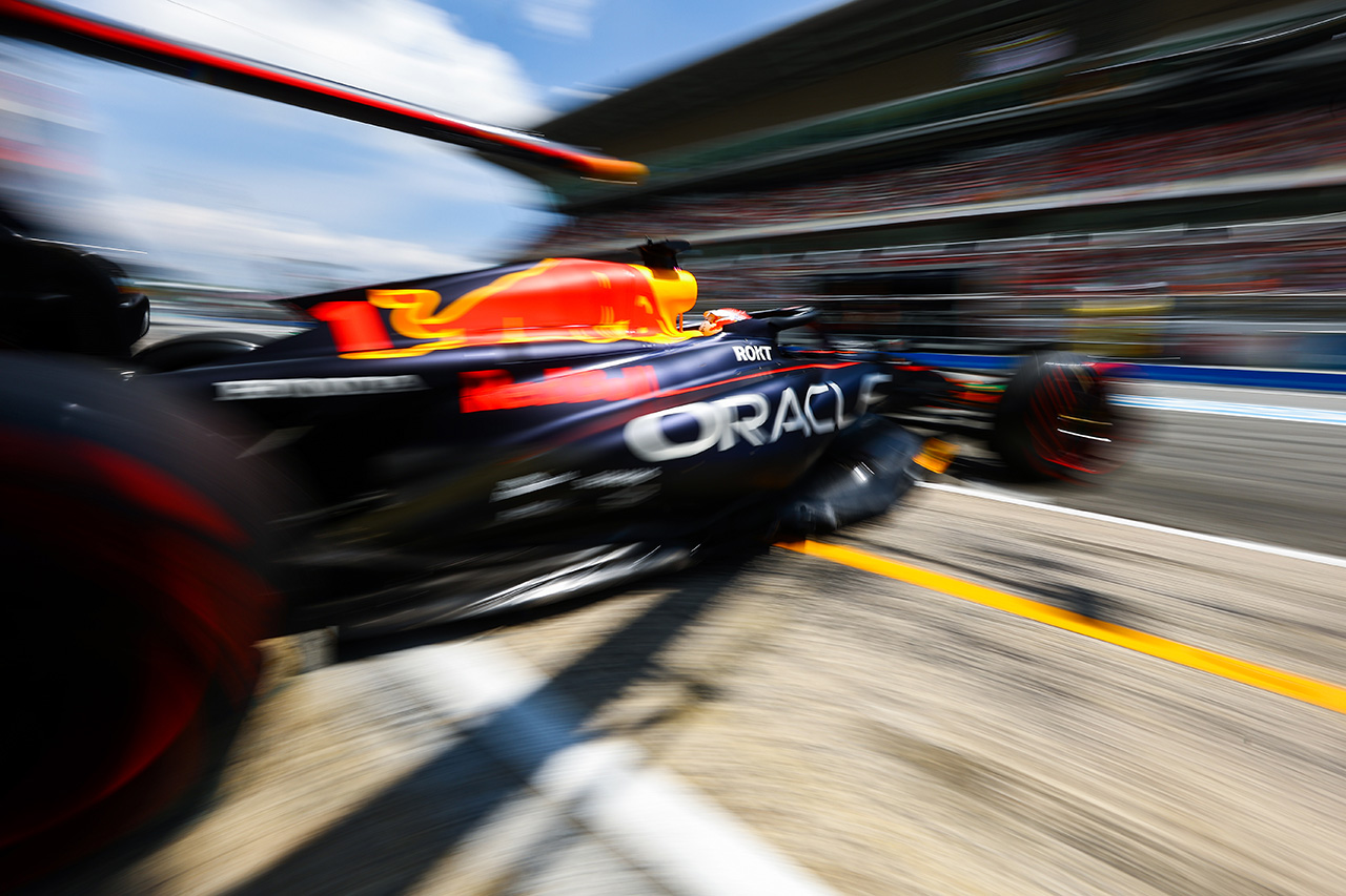 レッドブル・レーシングの2台がバルセロナで2基目のF1エンジンを投入