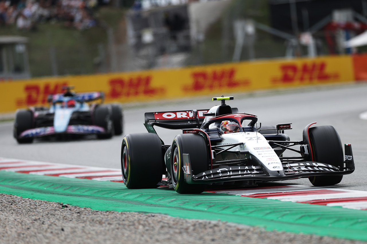 アルファタウリF1 「角田裕毅はオコンと張り合う素晴らしい走りをした」