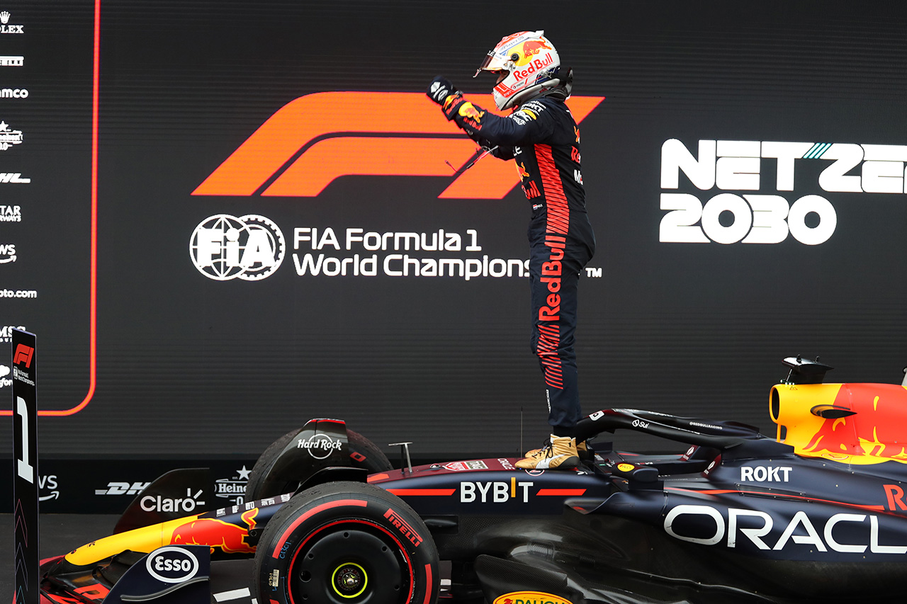 レッドブルF1代表 「マックスはペナルティのリスクを承知でFLを狙った」