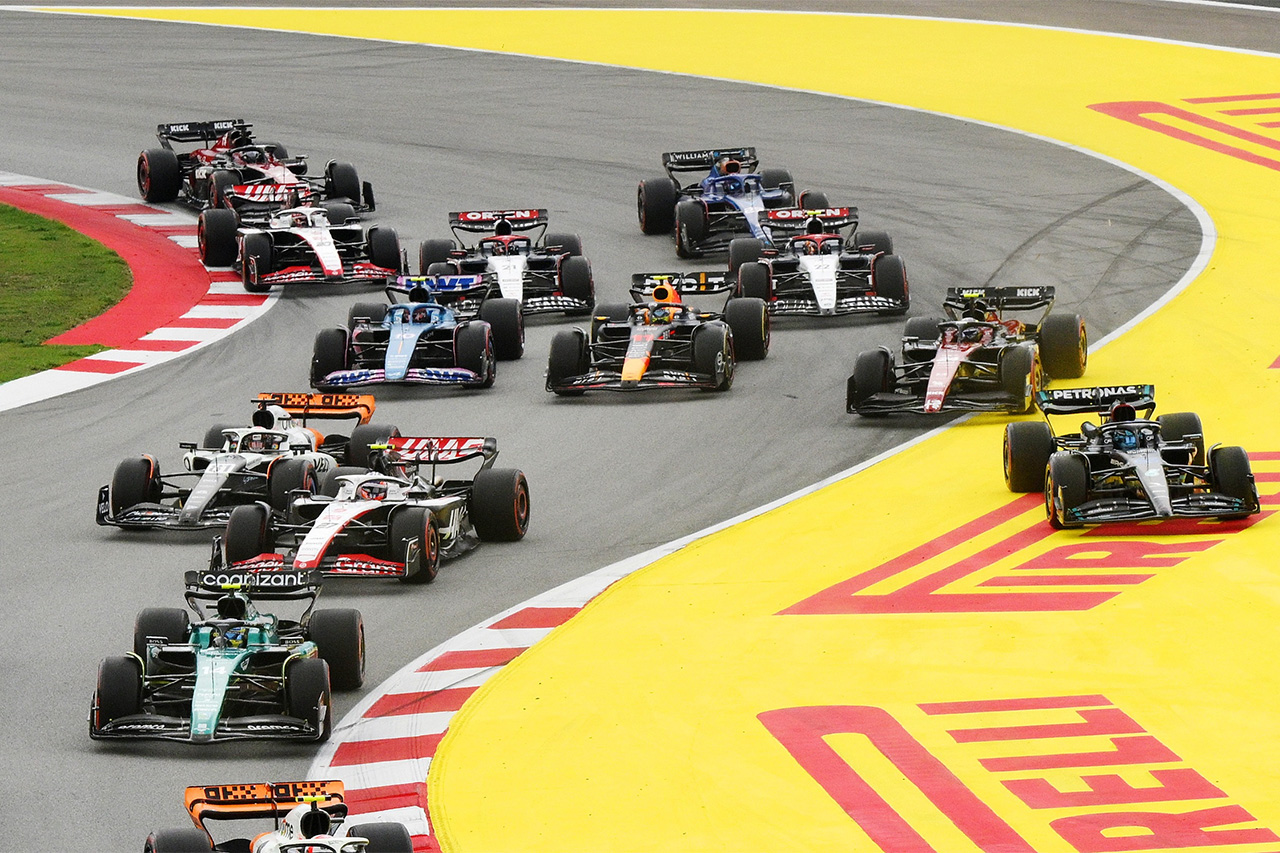 レッドブルF1代表 「ジョージ・ラッセルがペナルティを免れたのは驚き」