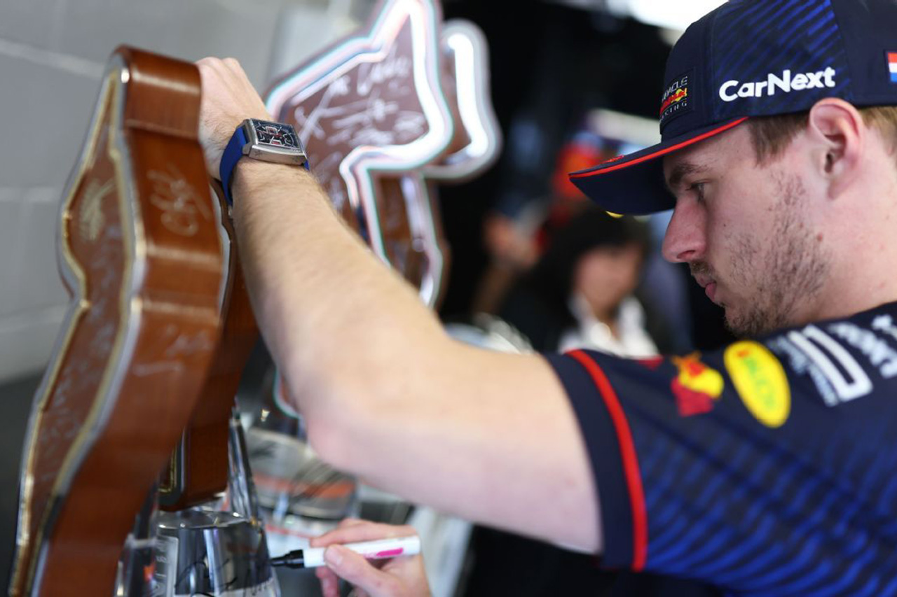 F1エミリア・ロマーニャGPのトロフィーオークションで約4300万円の義援金
