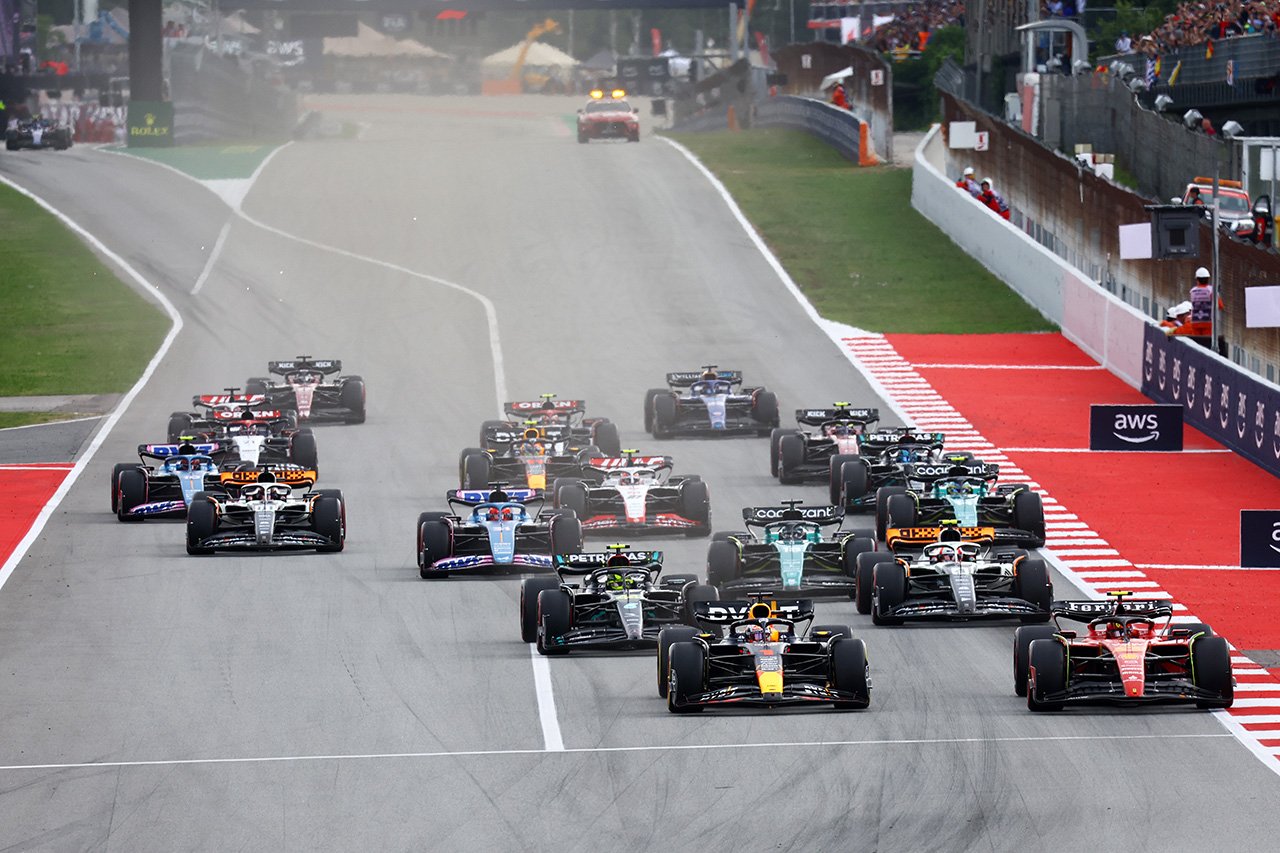 レッドブルF1独走を阻止するための介入は「不公平な操作」とドメニカリCEO