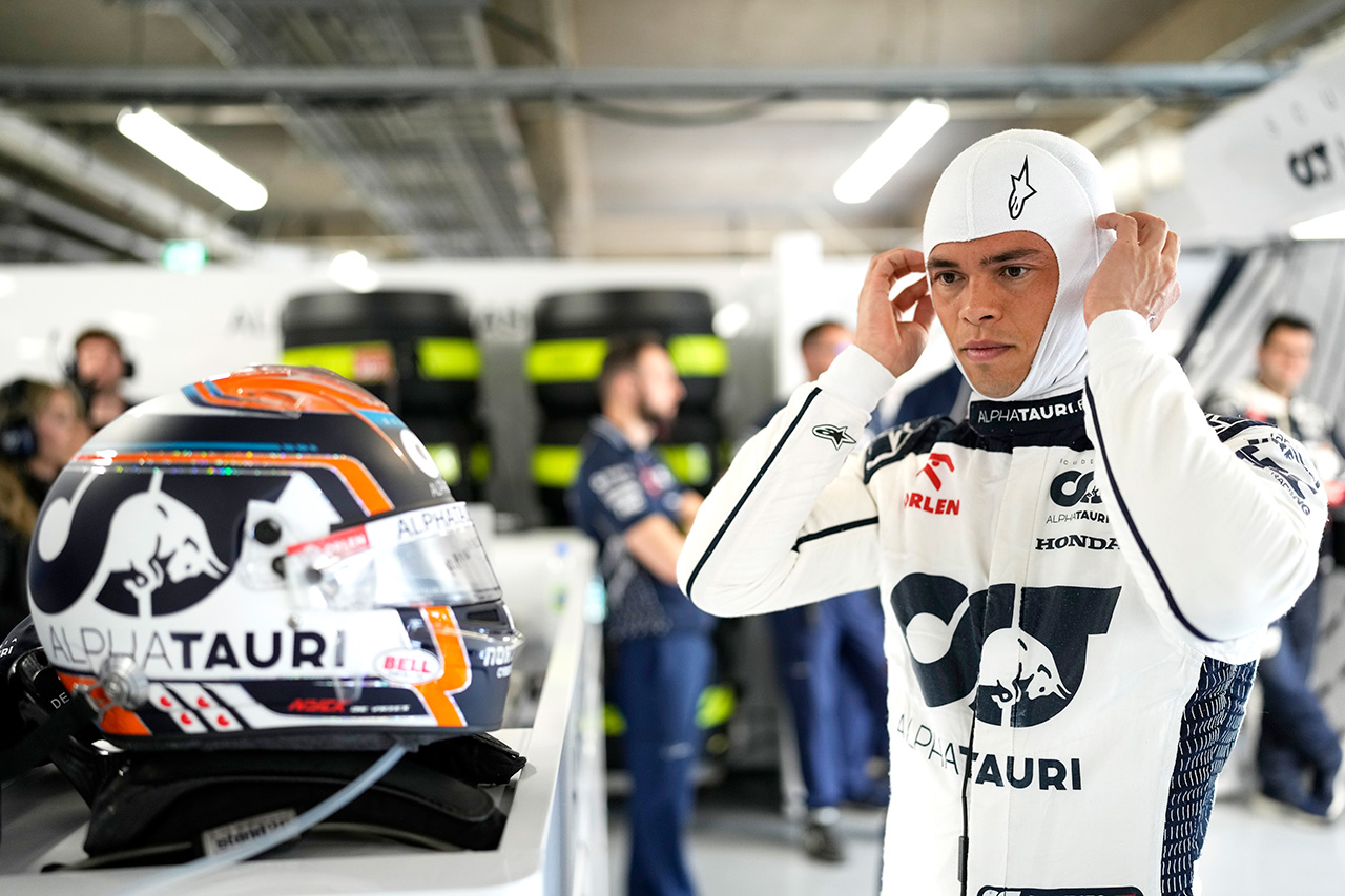 アルファタウリF1のデ・フリース 「トラックに慣れる周回数をこなせた」