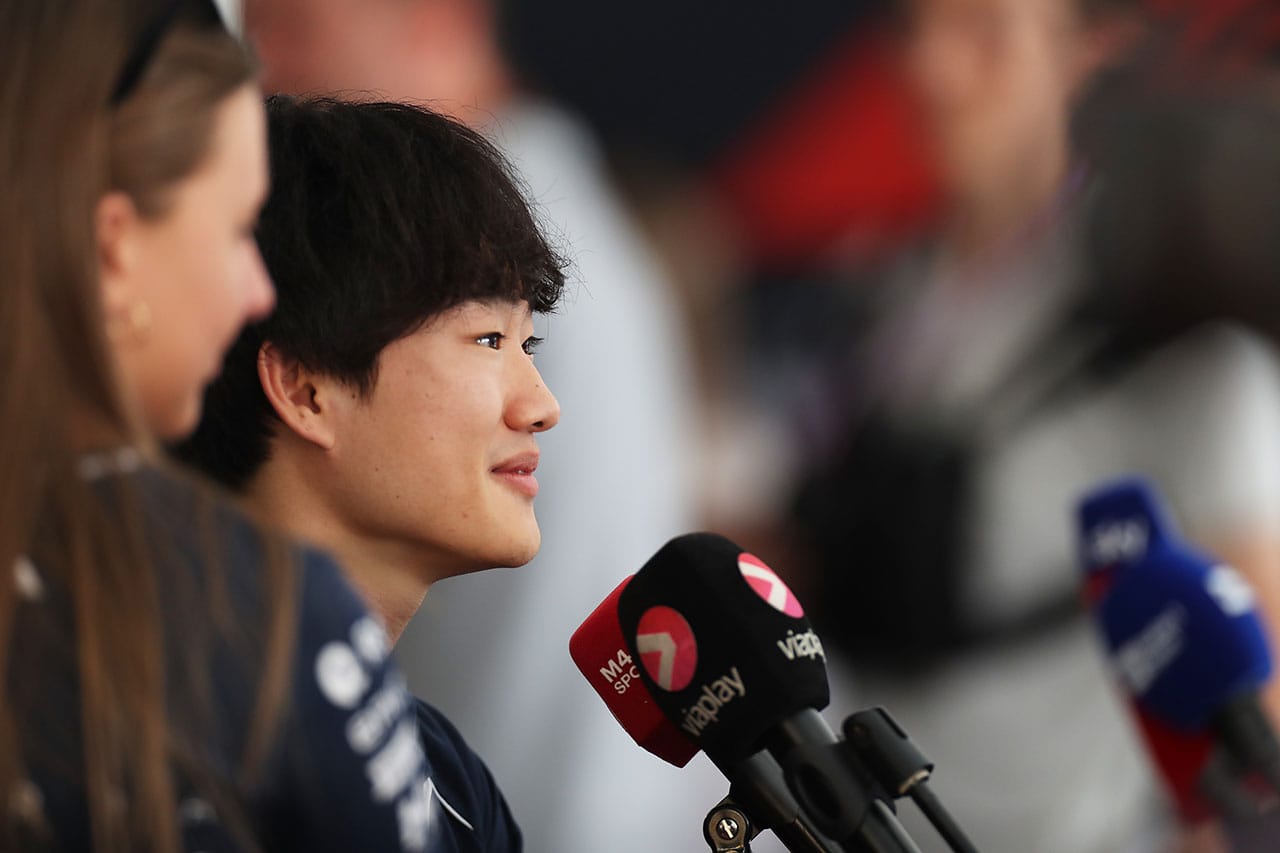 角田裕毅、アルファタウリとレッドブルのF1連携強化は「3年遅いくらい」
