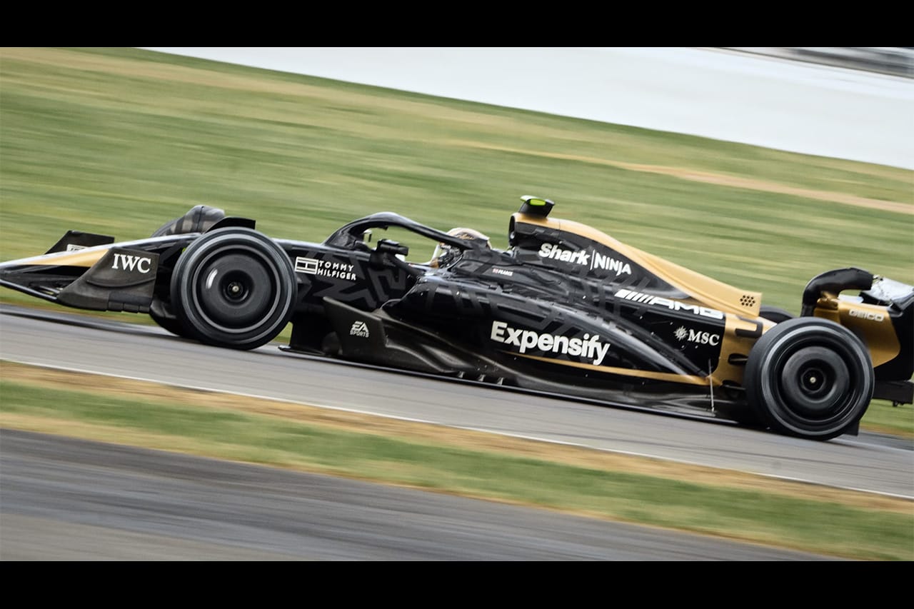 ブラッド・ピット主演のF1映画に登場する『APXGP』のマシン画像が公開