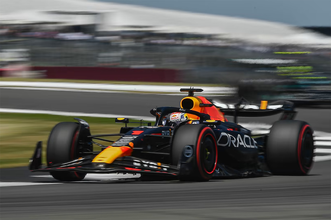 FP2:フェルスタッペンがF1イギリスGP初日トップ サインツが0.02秒差