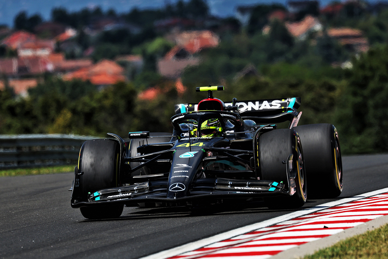 FP3:メルセデスF1のハミルトンが最速 0.250秒差でフェルスタッペン