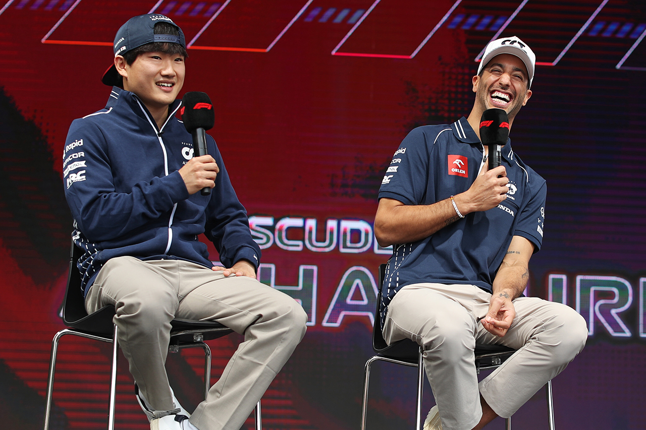 レッドブルF1首脳 「デ・フリースとリカルドの交代は完璧にうまくいった」