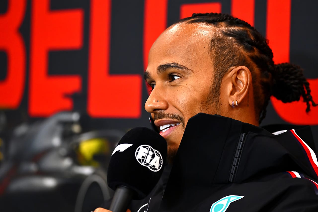 ルイス・ハミルトン、F1アカデミーへのF1チームの新たな関与を称賛